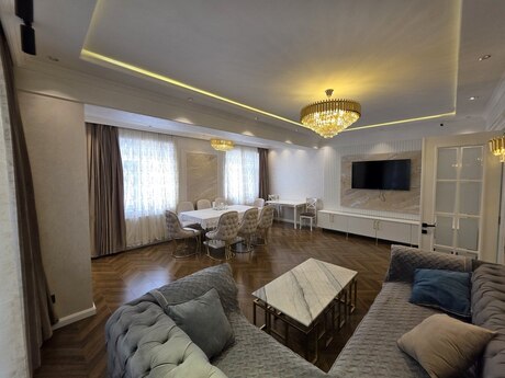 3 otaqlı yeni tikili - Əhmədli m. - 137 m²