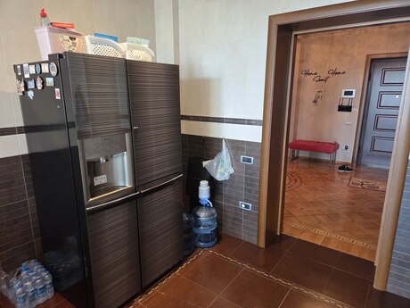 4-комн. новостройка - Насиминский р. - 205 м²