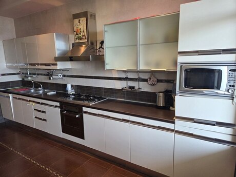 4-комн. новостройка - Насиминский р. - 205 м²