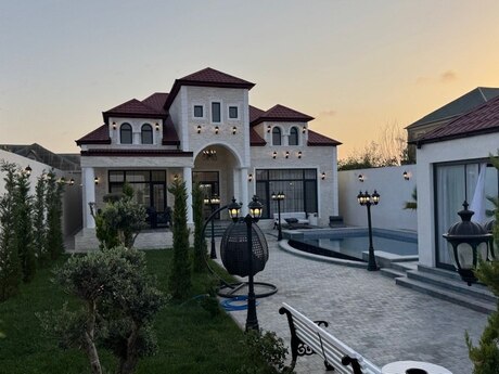 5 otaqlı həyət evi/bağ evi - Mərdəkan q. - 240 m²