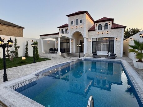 5 otaqlı həyət evi/bağ evi - Mərdəkan q. - 240 m²