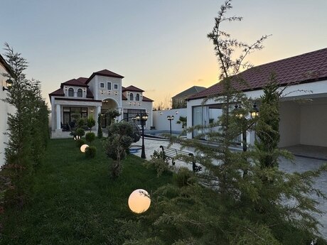 5 otaqlı həyət evi/bağ evi - Mərdəkan q. - 240 m²
