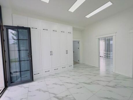 4 otaqlı həyət evi/bağ evi - Şüvəlan q. - 300 m²