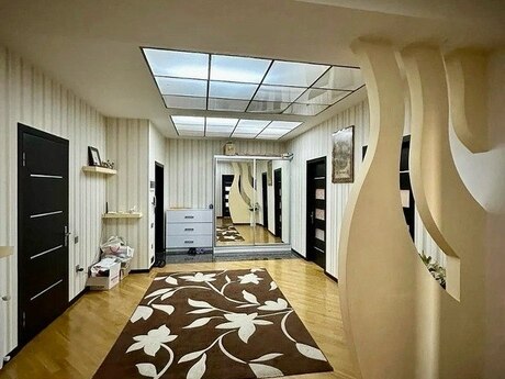 4-комнатная квартира, 154 м², 8 Noyabr: 324 000 ₼ 2