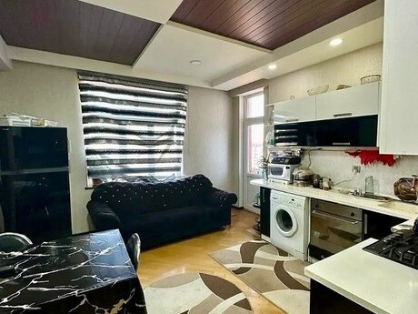 4-комнатная квартира, 154 м², 8 Noyabr: 324 000 ₼ 5