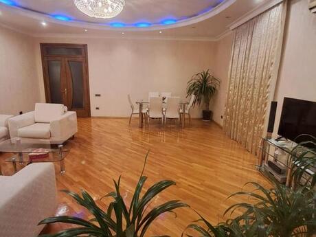 4 otaqlı yeni tikili - Gənclik m. - 210 m²
