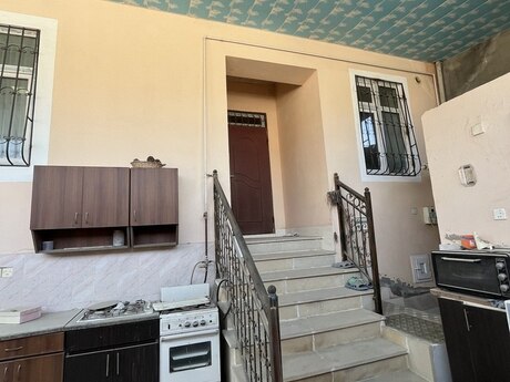 4 otaqlı həyət evi/bağ evi - Qaraçuxur q. - 70 m²