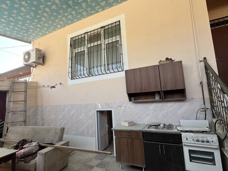 4 otaqlı həyət evi/bağ evi - Qaraçuxur q. - 70 m²