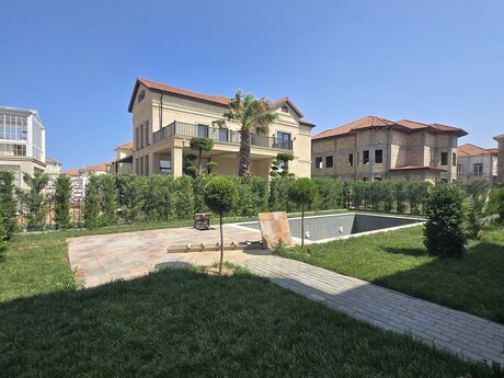 5 otaqlı həyət evi/bağ evi - Sabunçu q. - 230 m²