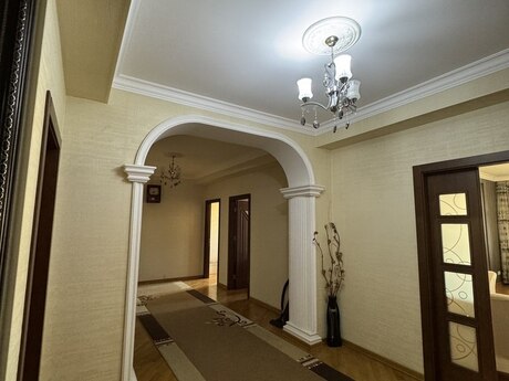 4 otaqlı yeni tikili - Nəsimi r. - 178 m²