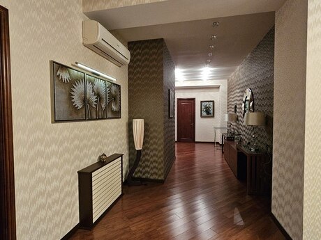 7 otaqlı yeni tikili - 28 May m. - 372 m²