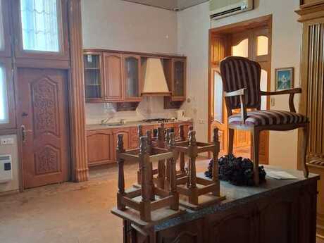 7 otaqlı köhnə tikili - Sahil m. - 380 m²