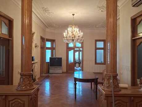 7 otaqlı köhnə tikili - Sahil m. - 380 m²