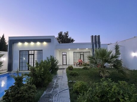 3 otaqlı həyət evi/bağ evi - Mərdəkan q. - 200 m²