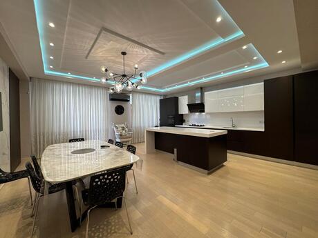 6 otaqlı mənzil, 360 m², 28 May: 1 080 000 ₼ 5