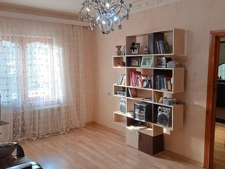 5 otaqlı köhnə tikili - Yeni Günəşli q. - 118 m²