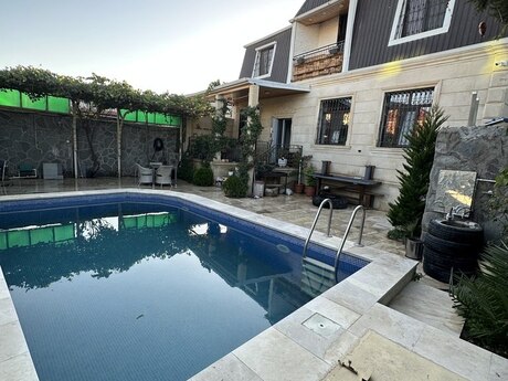 4 otaqlı həyət evi/bağ evi - Suraxanı r. - 200 m²