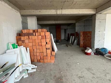 5 otaqlı yeni tikili - Ağ şəhər q. - 225 m²