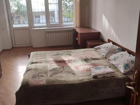4 otaqlı köhnə tikili - Nəsimi r. - 100 m²