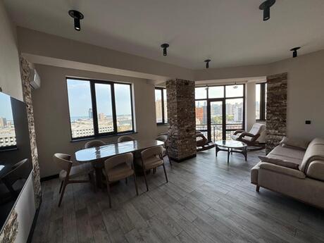 Kirayə 3 otaqlı mənzil, 132 m², 28 May: 2 200 ₼/ay 2