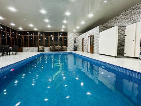 4 otaqlı həyət evi/bağ evi - Novxanı q. - 250 m²
