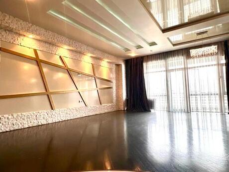 4-room apartment, 205 m², 28 May: 550 000 ₼ 2