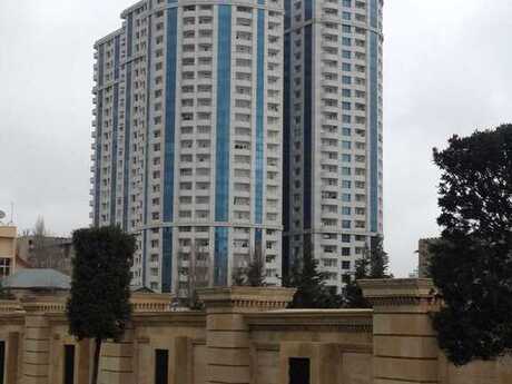 3-комн. офис - м. Элмляр Академиясы - 130 м²