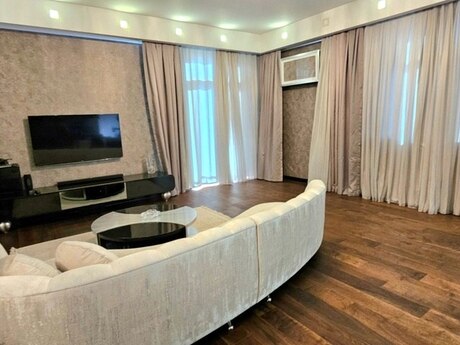 3-комн. новостройка - Наримановский  р. - 136 м²