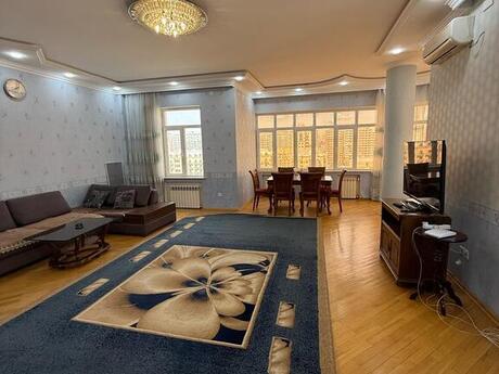 3-комн. новостройка - м. Сахил - 150 м²