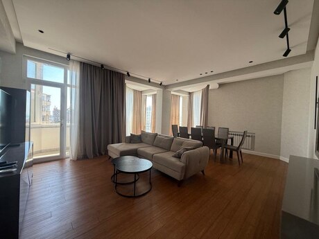 Elan №5461986 - Bakı, Nəsimi r., 3 otaqlı, 160 m², 15/18 mərtəbə