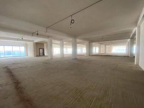 Obyekt - Ağ şəhər q. - 670 m²