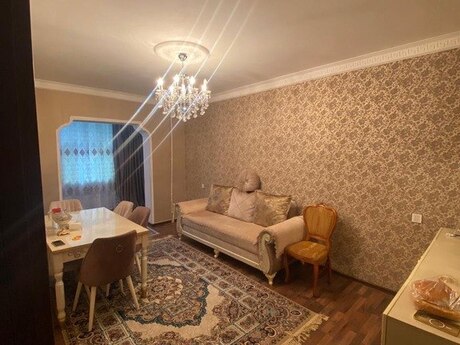 Объявление №5463814 - Баку, м. Халглар Достлугу, 3-комн., 85 м², 1/10 этаж