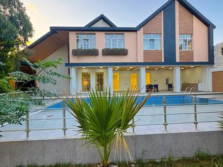 5 otaqlı həyət evi/bağ evi - Şüvəlan q. - 273 m²