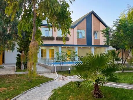 5 otaqlı həyət evi/bağ evi - Şüvəlan q. - 273 m²