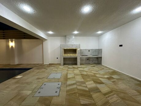 4 otaqlı həyət evi/bağ evi - Şüvəlan q. - 190 m²