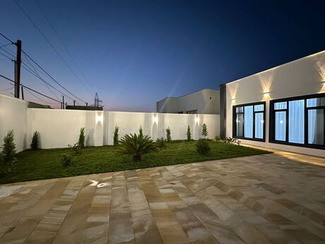 4 otaqlı həyət evi/bağ evi - Şüvəlan q. - 190 m²