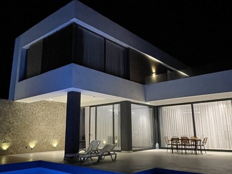 4 otaqlı həyət evi/bağ evi - Mərdəkan q. - 250 m²