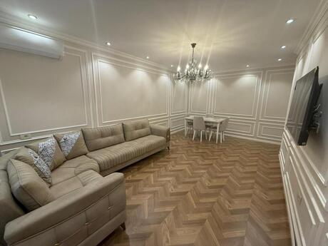 Аренда: 2-комнатная квартира, 80 м², 8 Noyabr: 1 000 ₼/мес 2