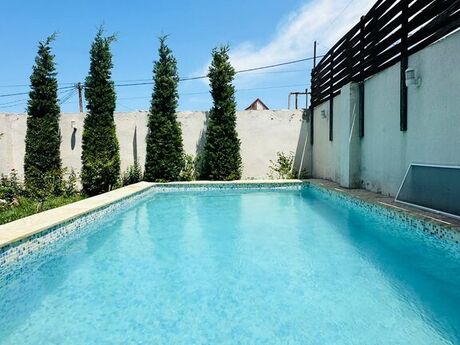 4 otaqlı həyət evi/bağ evi - Mərdəkan q. - 210 m²