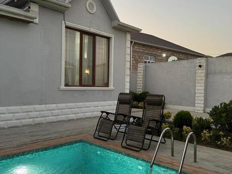 4 otaqlı həyət evi/bağ evi - Mərdəkan q. - 220 m²