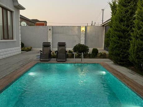 4 otaqlı həyət evi/bağ evi - Mərdəkan q. - 220 m²