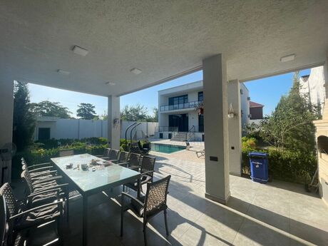 5 otaqlı həyət evi/bağ evi - Şüvəlan q. - 250 m²