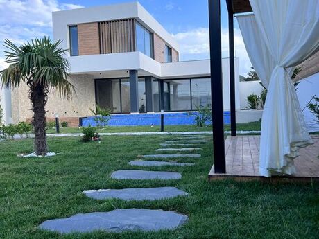4 otaqlı həyət evi/bağ evi - Mərdəkan q. - 220 m²