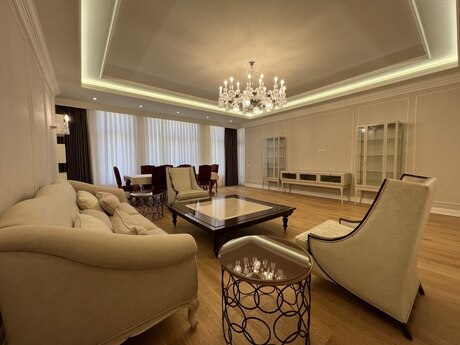 Kirayə 3 otaqlı mənzil, 160 m², Səbail: 3 000 ₼/ay 2