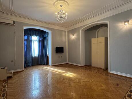 6 otaqlı həyət evi, 450 m², Elmlər Akademiyası: 1 500 000 ₼ 5