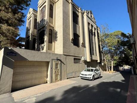 Elan №5471932 - Bakı, Elmlər Akademiyası m., 6 otaqlı, 450 m²