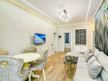 4 otaqlı köhnə tikili - Sahil m. - 147 m²