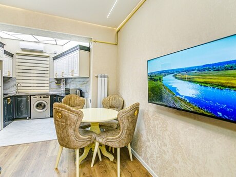 4 otaqlı köhnə tikili - Sahil m. - 147 m²