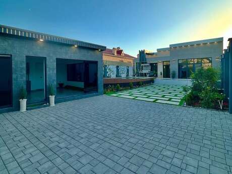 5 otaqlı həyət evi/bağ evi - Mərdəkan q. - 240 m²