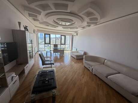 5 otaqlı ofis - Şah İsmayıl Xətai m. - 250 m²
